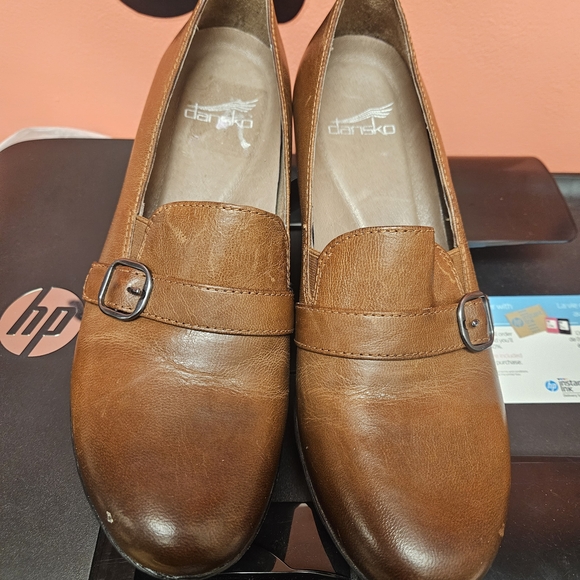 Dansko Tan Leather Women's Loafers with Buckle - Picture 2 of 7